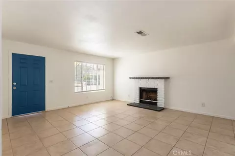 Living - 40712 179th E, Lancaster, CA 93535 photo 2 of 3