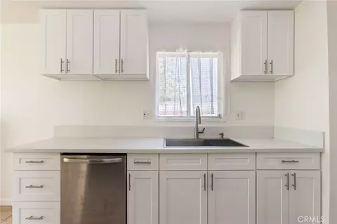 Kitchen - 40712 179th E, Lancaster, CA 93535 photo 1 of 5