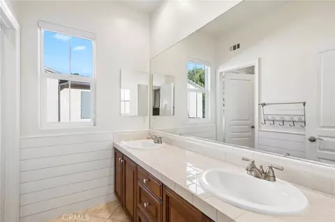 Bath - 62 Logan, Irvine, CA 92620 photo 5 of 6