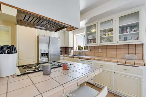 Kitchen - 14347 Willow, Hesperia, CA 92345 photo 3 of 5