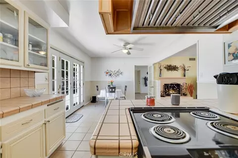 Kitchen - 14347 Willow, Hesperia, CA 92345 photo 4 of 5