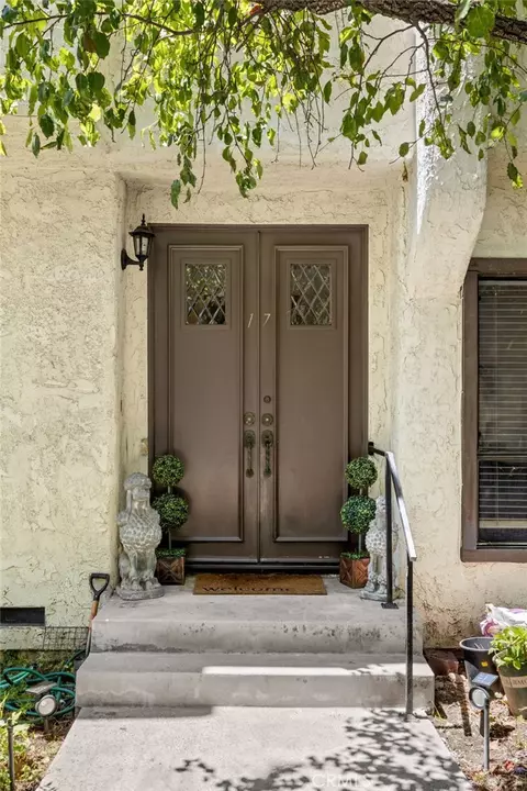 3200 Fairesta St #17, La Crescenta, CA 91214