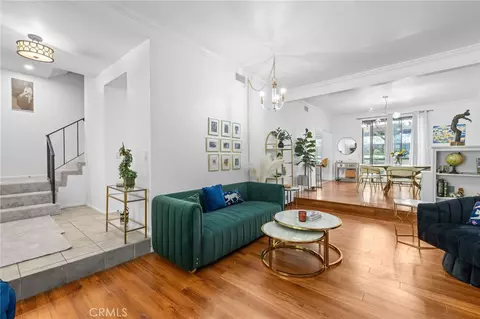 3200 Fairesta St #17, La Crescenta, CA 91214