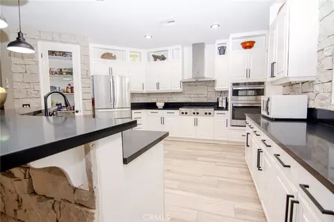 Kitchen - 2056 Caltha Way, Perris, CA 92571 photo 3 of 6