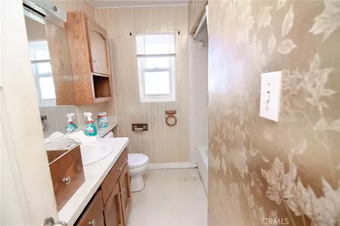 Bath - 414 W C, Brawley, CA 92227 photo 3 of 3