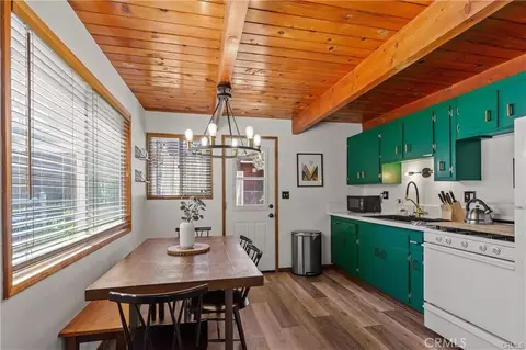 Dining - 1104 Robinhood, Big Bear City, CA 92314 photo 2 of 2