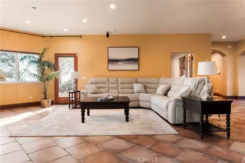 Living - 3838 Foxglove, Fallbrook, CA 92028 photo 3 of 4