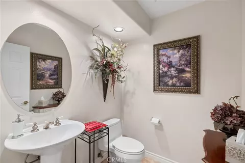 Bath - 2017 Windemere Way, Upland, CA 91784 photo 6 of 6