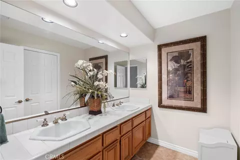 Bath - 2017 Windemere Way, Upland, CA 91784 photo 5 of 6