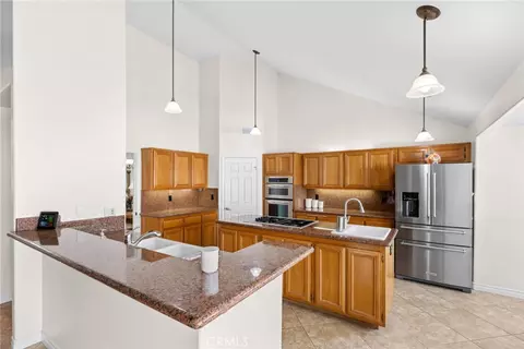 Kitchen - 2017 Windemere Way, Upland, CA 91784 photo 3 of 3
