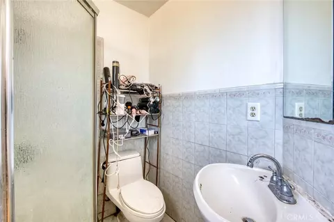 Bath - 903 Willow Dr, Brea, CA 92821 photo 2 of 2