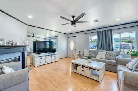 Living - 903 Willow Dr, Brea, CA 92821 photo 2 of 4