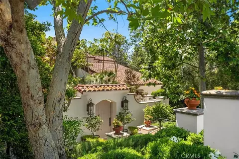 Exterior - 31 Black Hawk, Irvine, CA 92603 photo 2 of 15