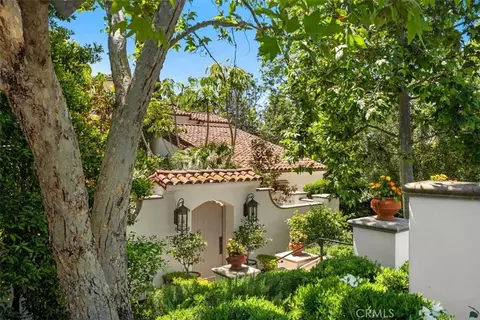 Exterior - 31 Black Hawk, Irvine, CA 92603 photo 2 of 15
