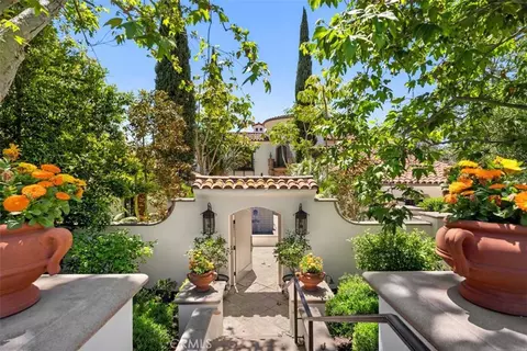 Exterior - 31 Black Hawk, Irvine, CA 92603 photo 3 of 15