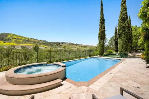Exterior - 31 Black Hawk, Irvine, CA 92603 photo 7 of 15