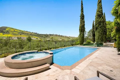 Exterior - 31 Black Hawk, Irvine, CA 92603 photo 7 of 15