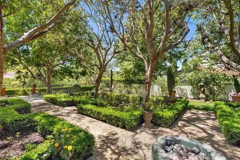 Exterior - 31 Black Hawk, Irvine, CA 92603 photo 10 of 15