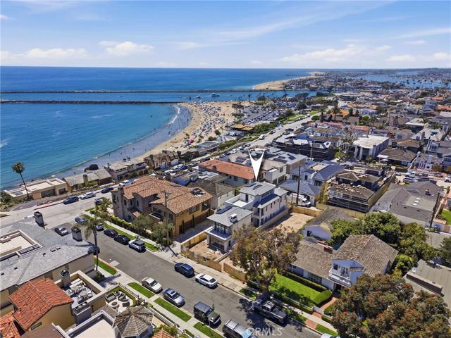 209 Narcissus Ave, Corona Del Mar, CA 92625