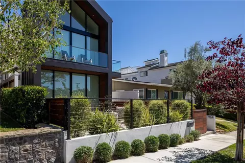 716 Orchid Ave, Corona Del Mar, CA 92625