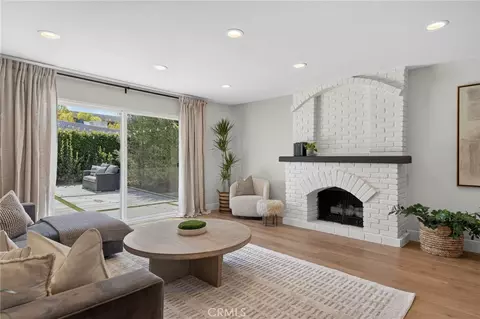 Living - 3124 Trinity, Costa Mesa, CA 92626 photo 2 of 3