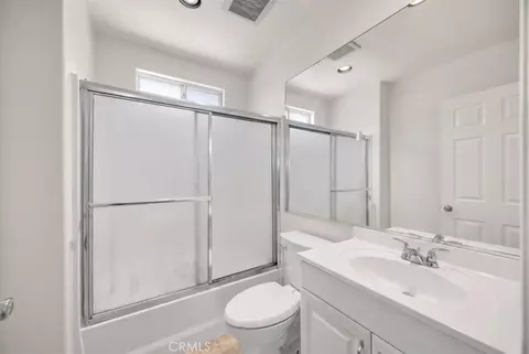 Bath - 1068 E 9th St, Upland, CA 91786 photo 3 of 3