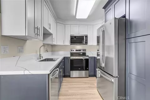 Kitchen - 1940 Park Dl, Encinitas, CA 92024 photo 3 of 4