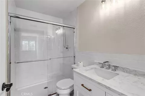 Bath - 1940 Park Dl, Encinitas, CA 92024 photo 1 of 2