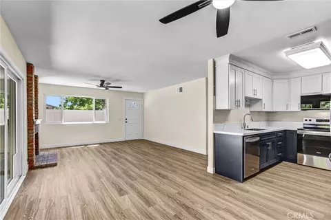 Living - 1940 Park Dl, Encinitas, CA 92024 photo 6 of 6