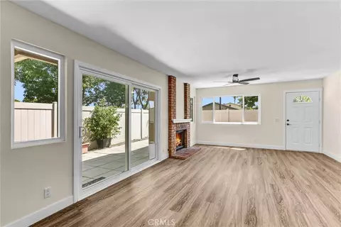 Living - 1940 Park Dl, Encinitas, CA 92024 photo 4 of 6
