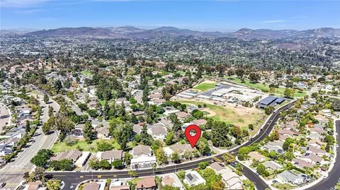 View/Area - 1940 Park Dl, Encinitas, CA 92024 photo 8 of 10