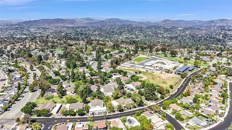 View/Area - 1940 Park Dl, Encinitas, CA 92024 photo 4 of 10