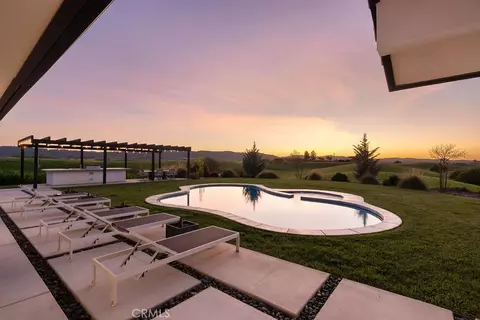 Exterior - 35 Wellsona Rd, Paso Robles, CA 93446 photo 7 of 11