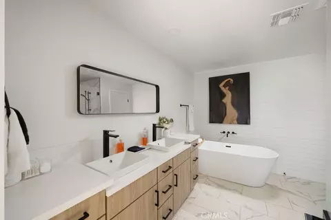 Bath - 35 Wellsona Rd, Paso Robles, CA 93446 photo 2 of 3