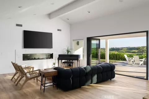 Living - 35 Wellsona Rd, Paso Robles, CA 93446 photo 2 of 4