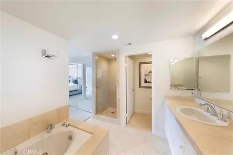 Bath - 1500 E Ocean Blvd #206, Long Beach, CA 90802 photo 1 of 4