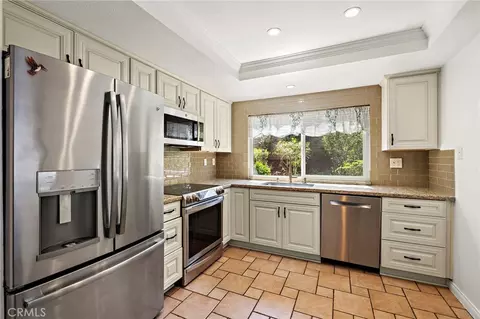 Kitchen - 16 Wadsworth, Irvine, CA 92620 photo 2 of 2