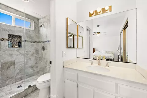 Bath - 16 Wadsworth, Irvine, CA 92620 photo 3 of 4