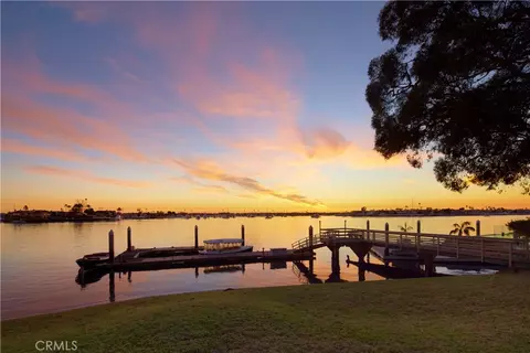 20 Harbor Is, Newport Beach, CA 92660