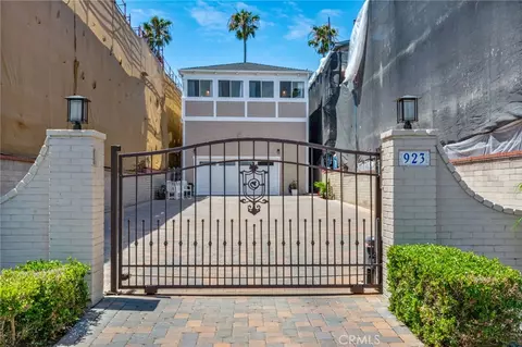 923 E Balboa Blvd, Newport Beach, CA 92661