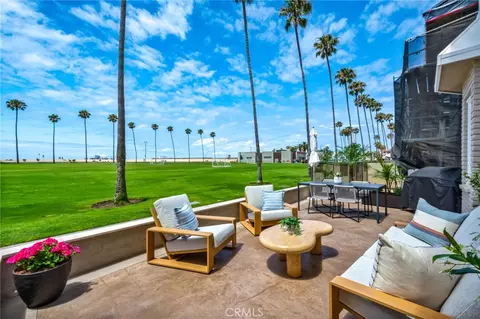 920 E Oceanfront, Newport Beach, CA 92661