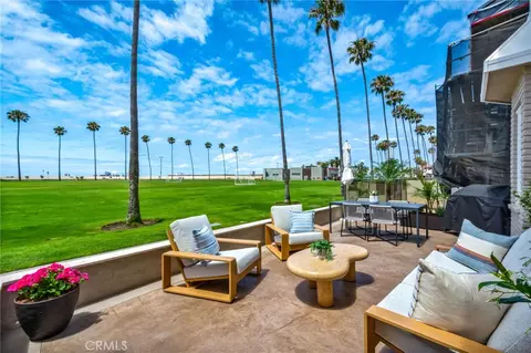 920 E Oceanfront, Newport Beach, CA 92661