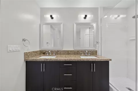 Bath - 21 Gramercy, Irvine, CA 92612 photo 2 of 4