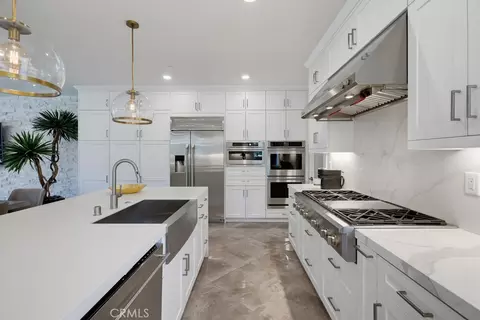 Kitchen - 162 Bowery, Irvine, CA 92612 photo 3 of 6