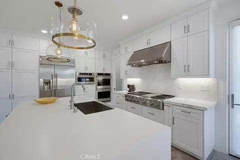 Kitchen - 162 Bowery, Irvine, CA 92612 photo 2 of 6