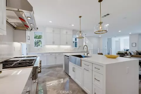 Kitchen - 162 Bowery, Irvine, CA 92612 photo 4 of 6
