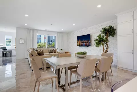 Dining - 162 Bowery, Irvine, CA 92612 photo 2 of 5