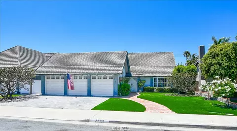 22131 Wood Is, Huntington Beach, CA 92646