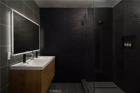 Bath - 27555 N Bay, Lake Arrowhead, CA 92352 photo 4 of 6