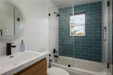 Bath - 27555 N Bay, Lake Arrowhead, CA 92352 photo 2 of 6